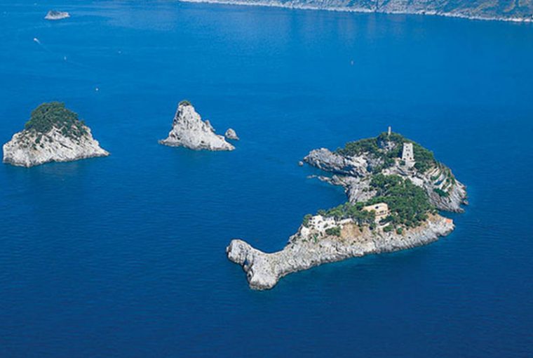 Isola a forma di delfino