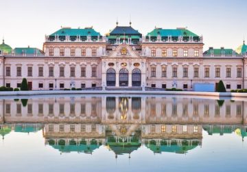 vista panoramica al tramonto del castello di belvedere a Vienna