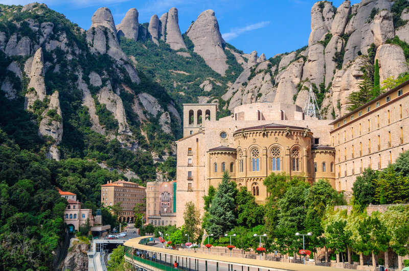 Visitare Il Monastero Di Monserrat da Barcellona Amico Travel