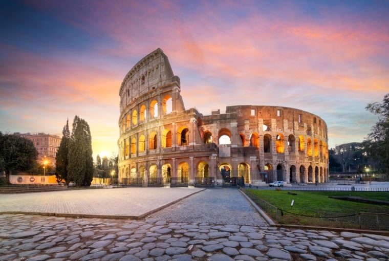 Colosseo al tramonto