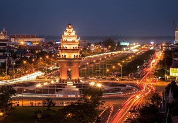 Phnom Penh di notte vista panoramica