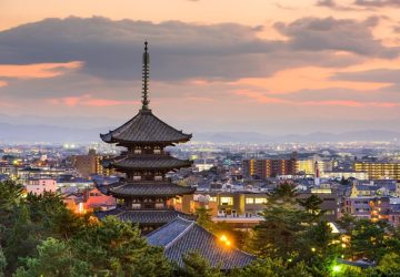Nara skyline al tramonto