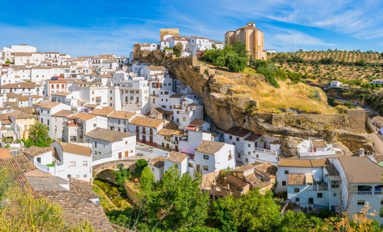 Setenil de las Bodegas: tra i borghi più sorprendenti dell'Andalusia